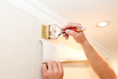 Pose de papier peint à Treffiagat — revêtements muraux et toiles de verre